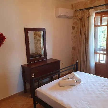 Nireas : Stone Apartament Orthoniaí