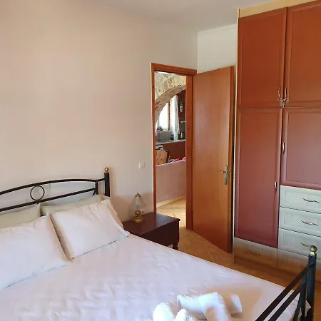 Apartament Nireas : Stone Orthoniaí