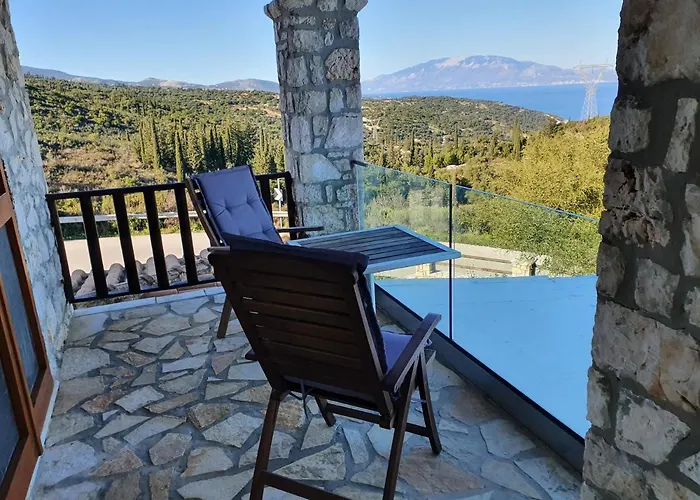 Nireas : Stone Apartment