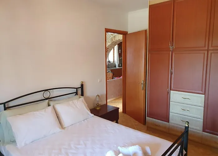 Apartment Nireas : Stone Orthoniaí