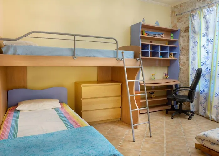 Nireas : Stone Appartement Orthoniaí