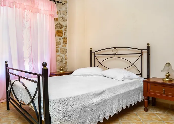 Nireas : Stone Appartement Orthoniaí