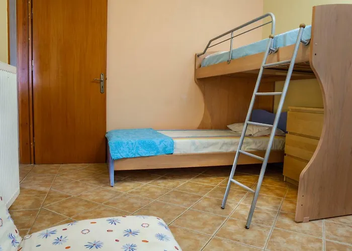 Nireas : Stone Orthoniaí