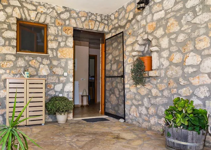 Nireas : Stone * Orthoniaí