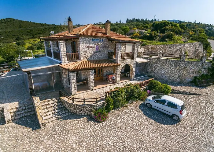 Nireas : Stone Apartment