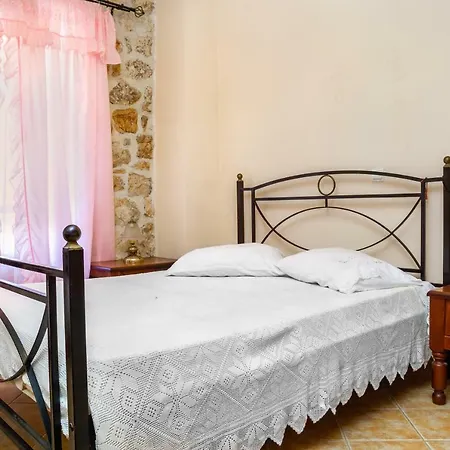 Nireas : Stone Apartment Orthoniai