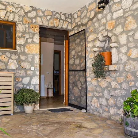 Nireas : Stone * Orthoniaí